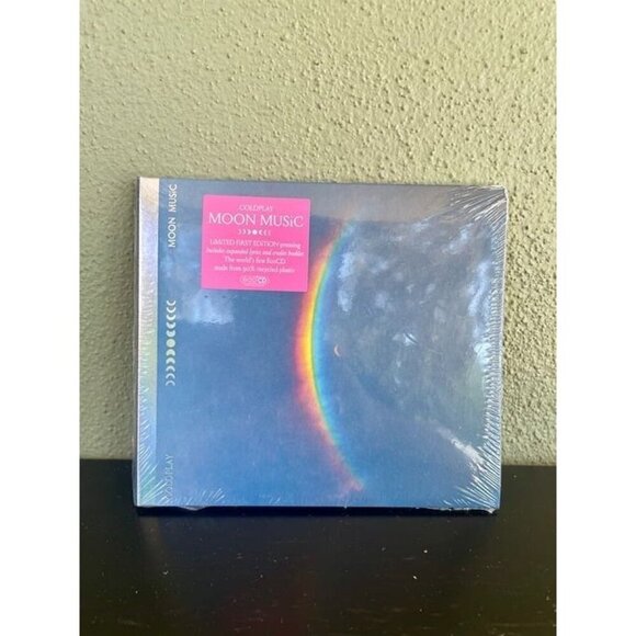 Coldplay Moon Music (EcoCD) (Includes Signed Art Card)! AUTOGRAPH XMAS GIFT - Picture 1 of 6